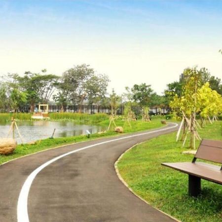 Marigold Apartment Nava Park Central Bsd Tangerang Eksteriør billede