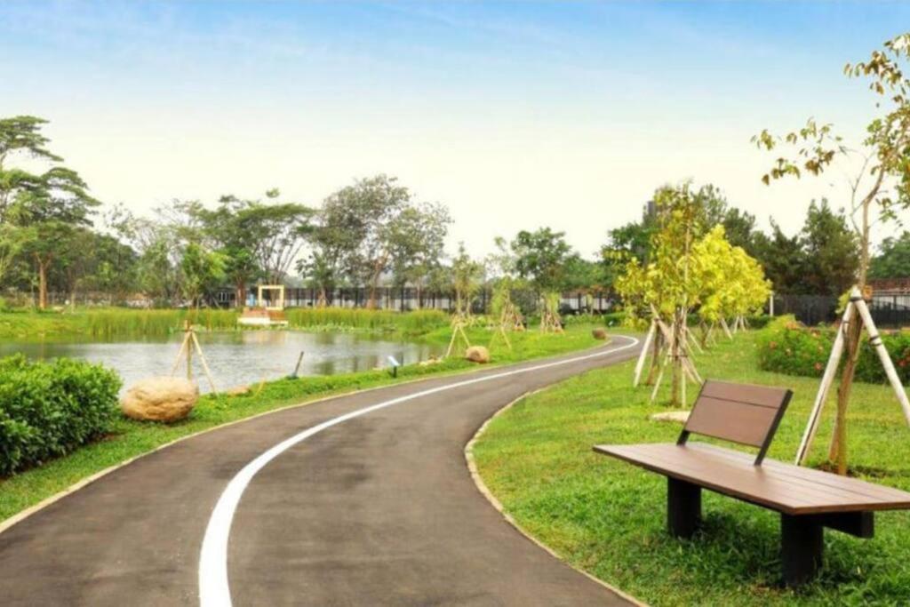 Marigold Apartment Nava Park Central Bsd Tangerang Eksteriør billede